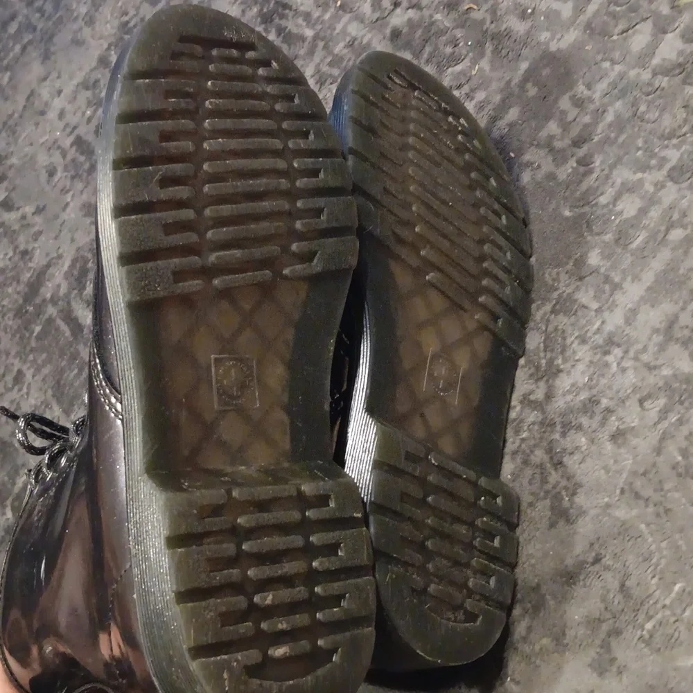 Doc Martens Metallic Lace Up Boot ~ size 4m women 35